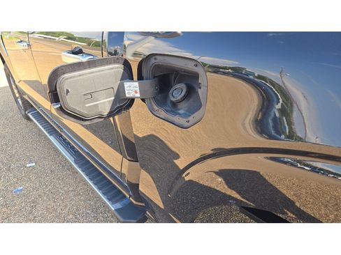 Used 2021 Ford F150 Lariat AWD/4WD image 17