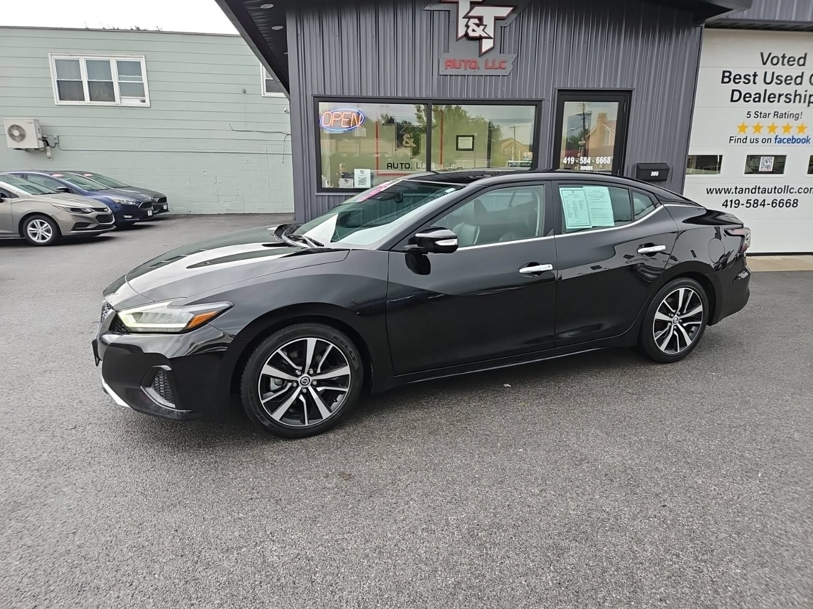 Used 2021 Nissan Maxima 3.5 SV w/ Floor Mat Group FWD image 2