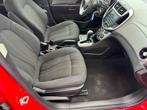 Used 2017 Chevrolet Sonic LT image 10