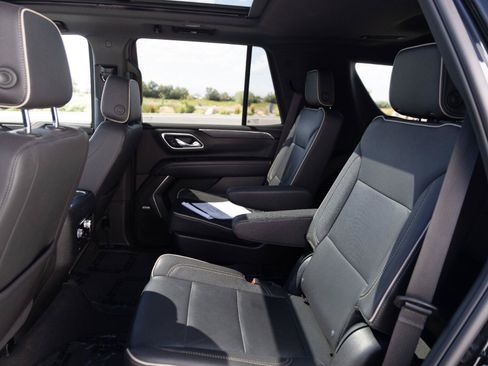 Used 2024 GMC Yukon SLT w/ SLT Luxury Package AWD/4WD image 21