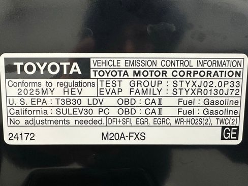 Used 2025 Toyota Prius XLE image 71