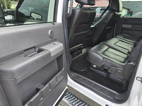 Used 2011 Ford F350 Lariat w/ Chrome Pkg image 30