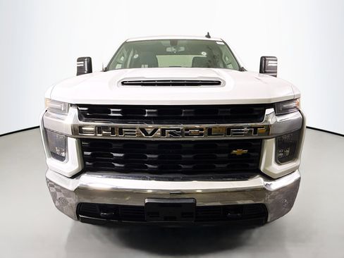 Used 2023 Chevrolet Silverado 2500 LT image 2