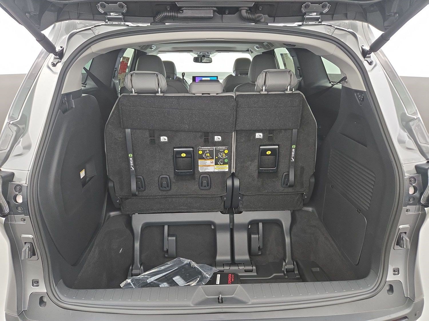 New 2026 Toyota Sienna XLE FWD image 31