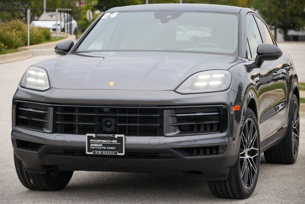 Certified 2024 Porsche Cayenne Coupe AWD/4WD image 11