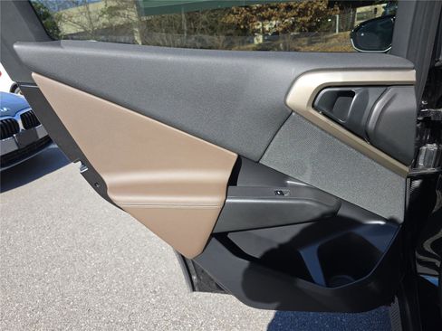 Used 2025 BMW X3 xDrive30i w/ Premium Package image 29