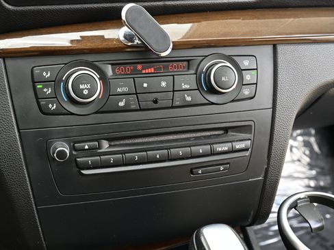 Used 2012 BMW 128i Coupe image 23