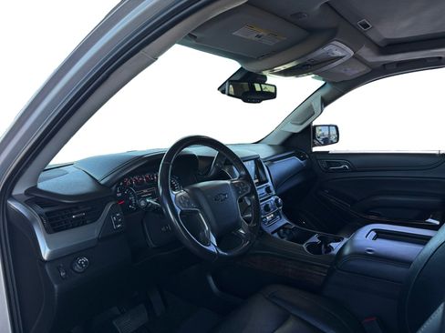 Used 2018 Chevrolet Suburban LT image 9
