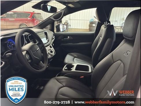 New 2026 Chrysler Pacifica Select image 11