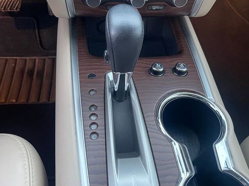 Used 2019 Nissan Pathfinder Platinum image 29