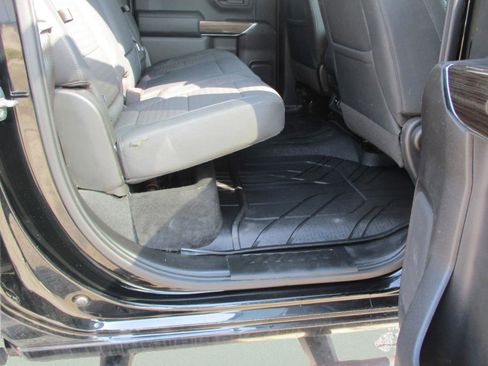 Used 2019 Chevrolet Silverado 1500 RST image 18