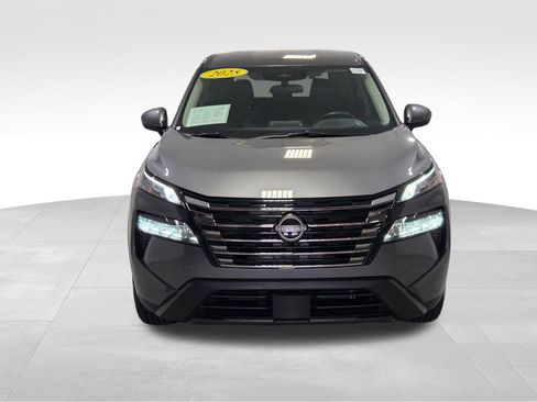 Used 2025 Nissan Rogue SV AWD/4WD image 19