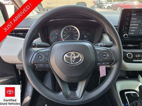 Certified 2022 Toyota Corolla LE image 28