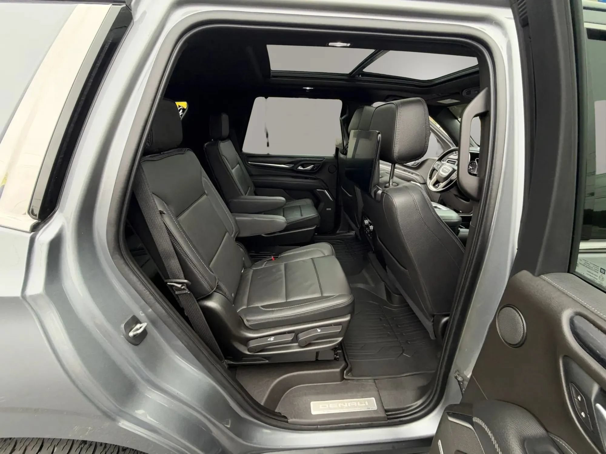 Used 2021 GMC Yukon Denali w/ Denali Premium Package AWD/4WD image 19