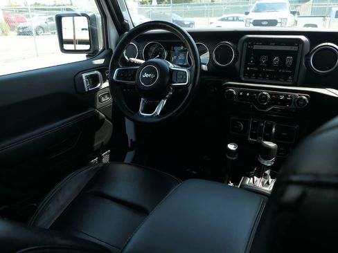 Used 2023 Jeep Wrangler Unlimited Sahara w/ Cold Weather Group AWD/4WD image 25