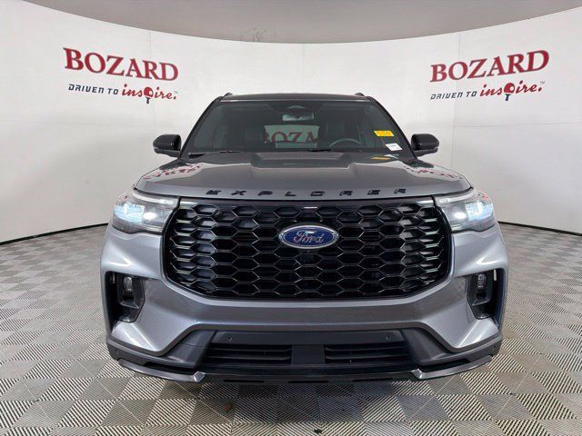 Used 2025 Ford Explorer ST-Line w/ Premium Package RWD image 2