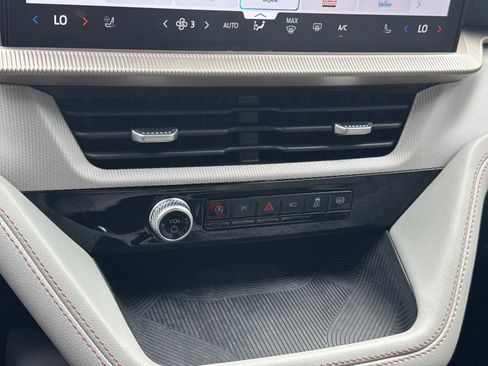 Used 2025 Ford Explorer Active w/ Active Comfort Package AWD/4WD image 33