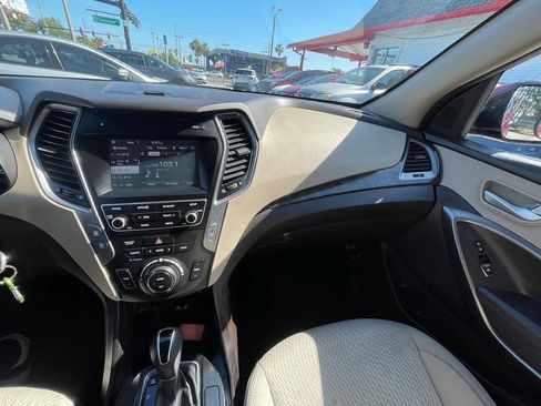 Used 2017 Hyundai Santa Fe Sport FWD image 18