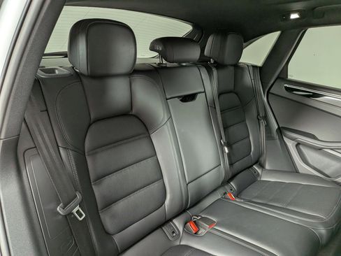 Certified 2025 Porsche Macan Turbo AWD/4WD image 21