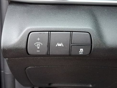 Used 2022 Hyundai Elantra Limited w/ Preferred Accessory Package FWD image 23