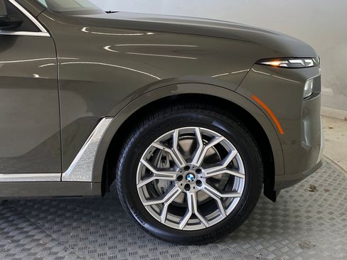 Used 2025 BMW X7 xDrive40i w/ Premium Package image 10