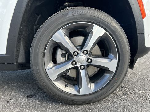 New 2026 Jeep Grand Cherokee L Limited image 11