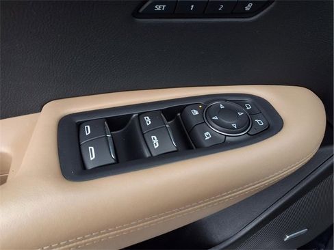 Certified 2021 Cadillac XT6 Premium Luxury w/ Platinum Package image 18