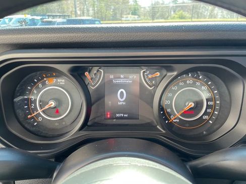 Used 2025 Jeep Wrangler Sport image 19