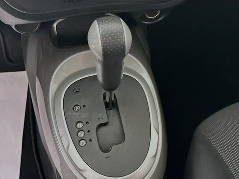 Used 2014 Nissan Juke S image 16