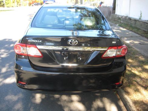 Used 2013 Toyota Corolla LE FWD image 6