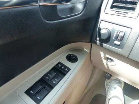 Used 2007 Chrysler 300 C RWD image 28