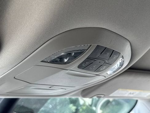 Used 2024 Chrysler Pacifica Touring-L FWD image 31