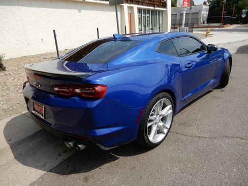 Used 2021 Chevrolet Camaro LT w/ Technology Package RWD image 5