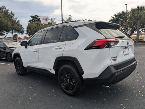 Certified 2022 Toyota RAV4 XLE w/ Convenience Package image 6