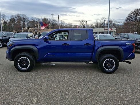 Used 2024 Toyota Tacoma TRD Off-Road AWD/4WD image 5