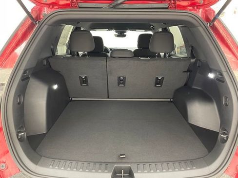 New 2026 Chevrolet Equinox LT w/ Safety and Technology Package AWD/4WD image 11