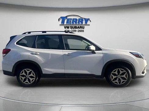 Used 2024 Subaru Forester Premium image 1