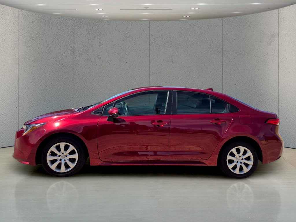 Used 2025 Toyota Corolla LE FWD image 2