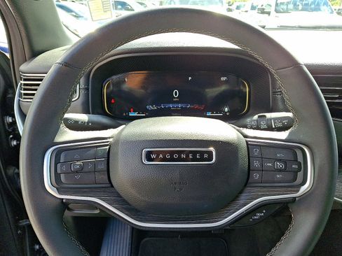 Used 2023 Jeep Wagoneer L Series II image 23
