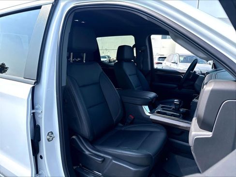 Used 2025 Chevrolet Silverado 1500 LT Trail Boss w/ Convenience Package II AWD/4WD image 30