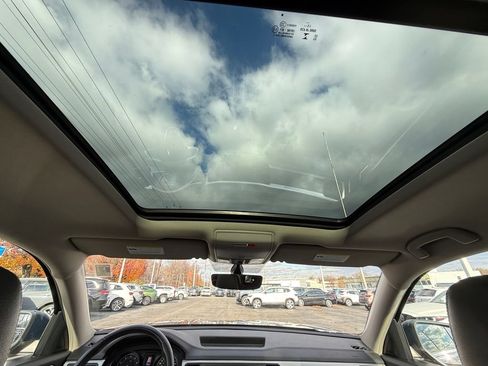 Used 2021 Volkswagen Atlas SE w/ Panoramic Sunroof Package FWD image 23