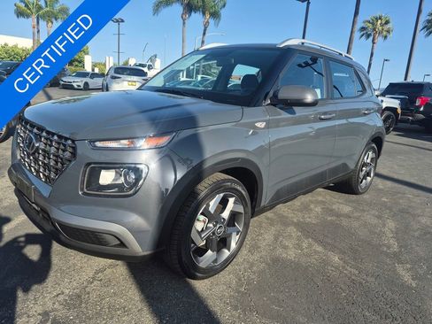 Used 2026 Hyundai Venue SEL FWD image 2
