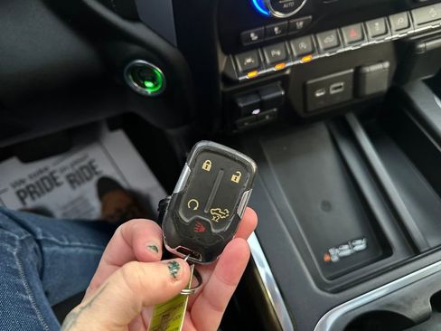 Used 2020 GMC Sierra 1500 SLT w/ SLT Premium Plus Package image 29