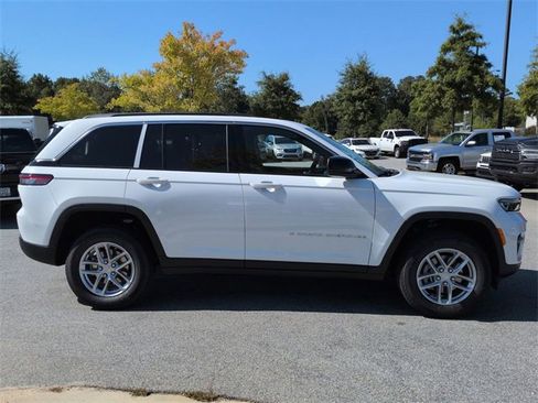New 2025 Jeep Grand Cherokee Laredo X image 3
