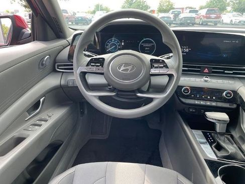 Used 2024 Hyundai Elantra Blue FWD image 12