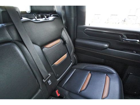 Used 2024 GMC Sierra 2500 AT4 w/ AT4 Preferred Package AWD/4WD image 12