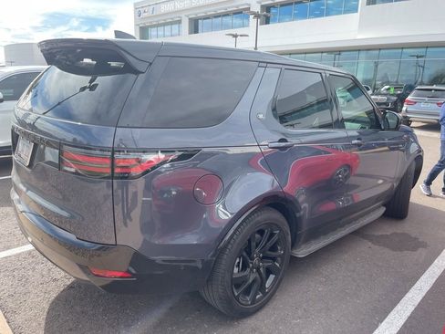 Used 2024 Land Rover Discovery Dynamic SE image 4