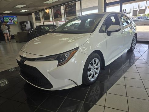 Used 2022 Toyota Corolla LE FWD image 1