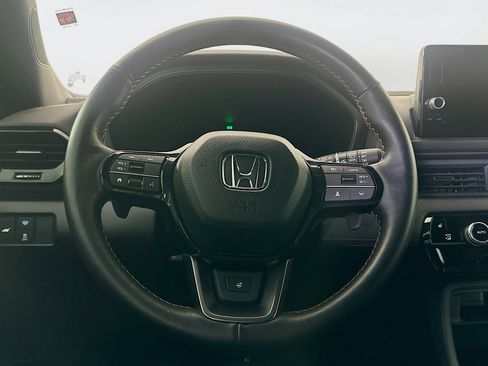 Used 2025 Honda Pilot TrailSport image 18