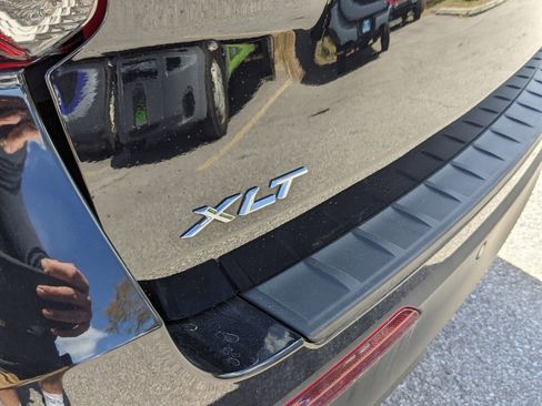 Certified 2024 Ford Explorer XLT RWD image 12